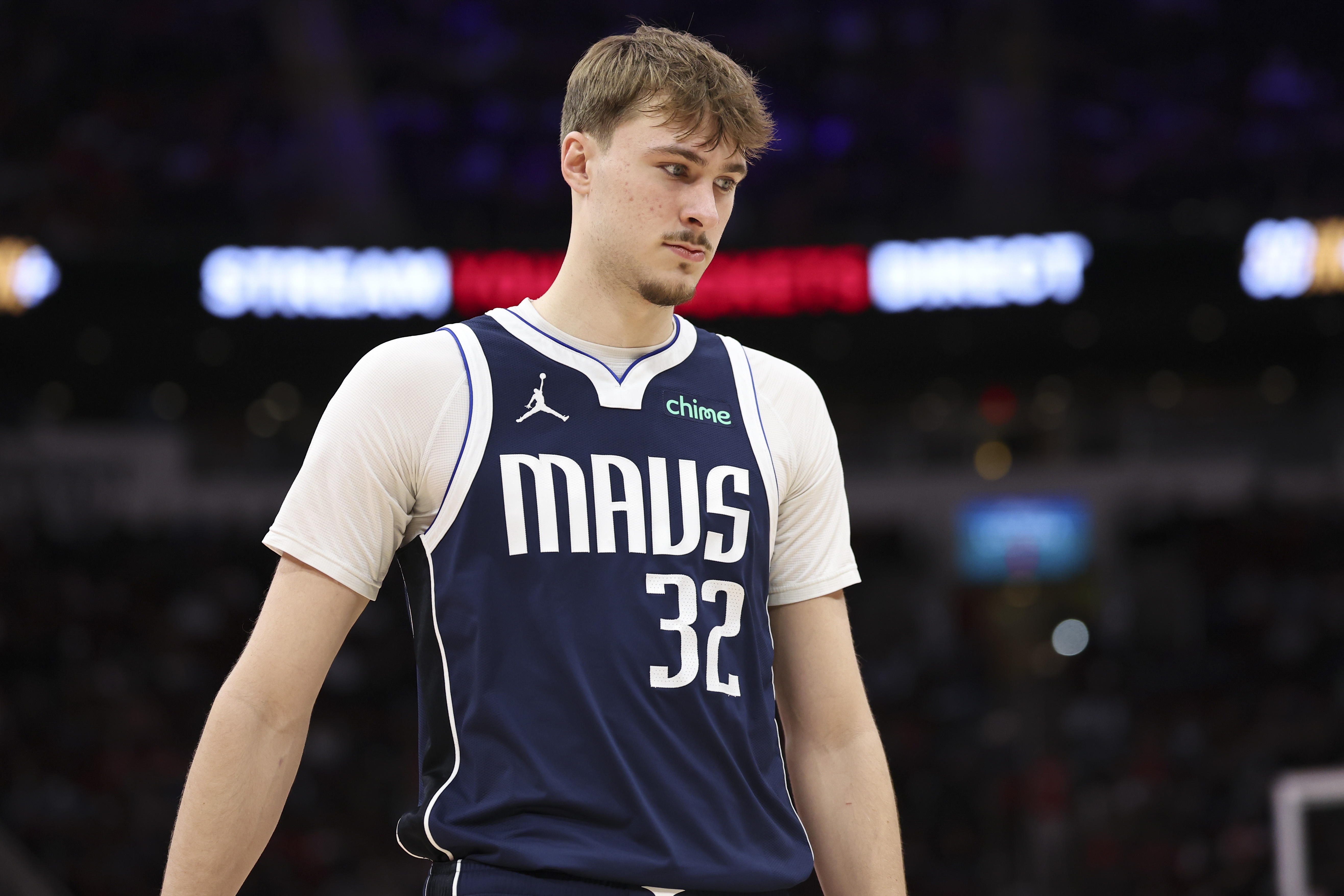 皇冠体育官网-新秀入选全明星正赛有多难？近50年仅13人 乔丹姚明领衔 现役0人